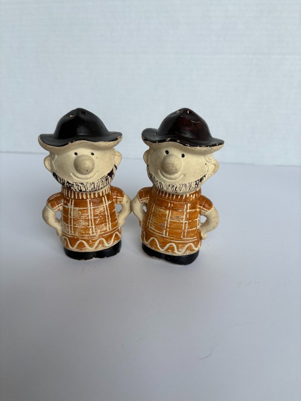 Vintage Ceramic Happy Guys in Brown Hats Salt and Pepper Shakers